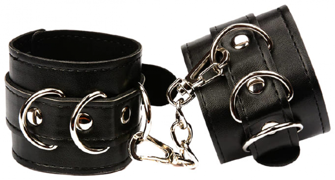 Черные наручники с кольцами